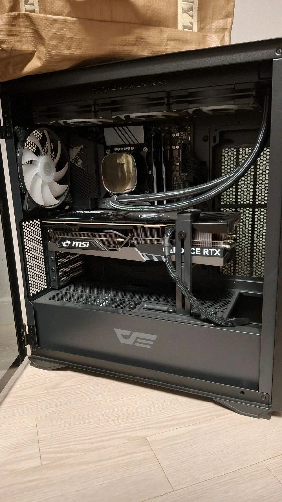 i7 13700k, ddr5 32g 반본체 - 안심되는 중고거래