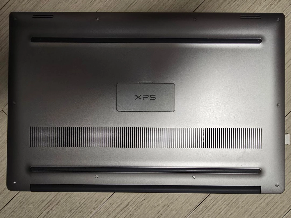 Dell XPS 15 9560 노트북 이미지