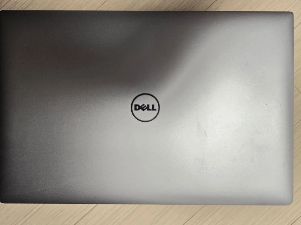 Dell XPS 15 9560 노트북 이미지