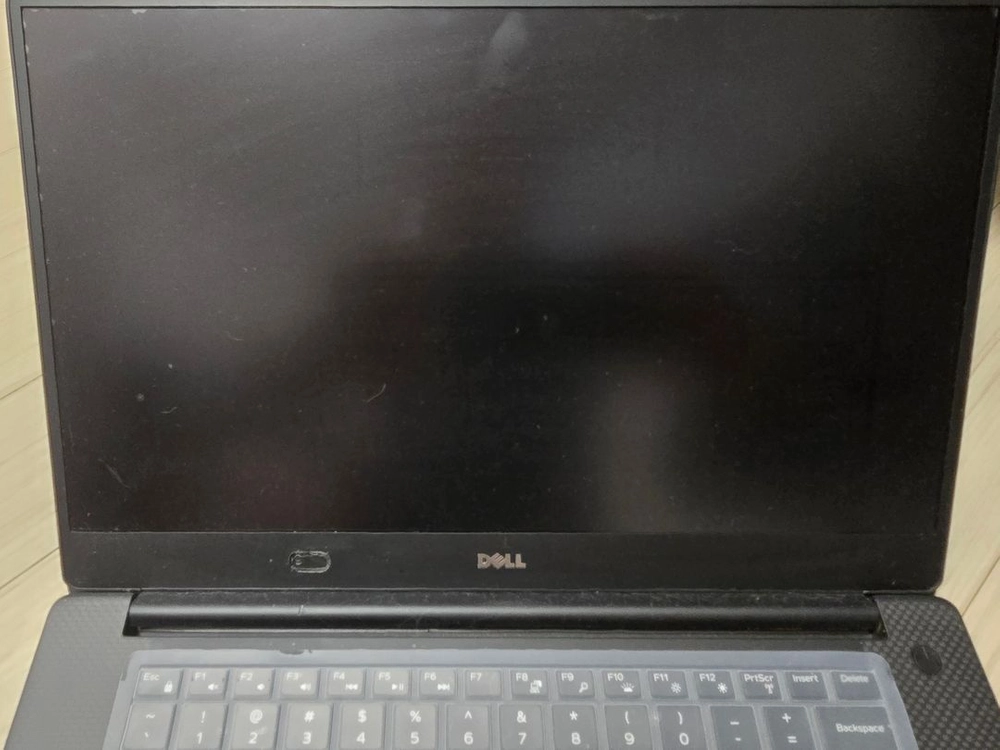 Dell XPS 15 9560 노트북 이미지