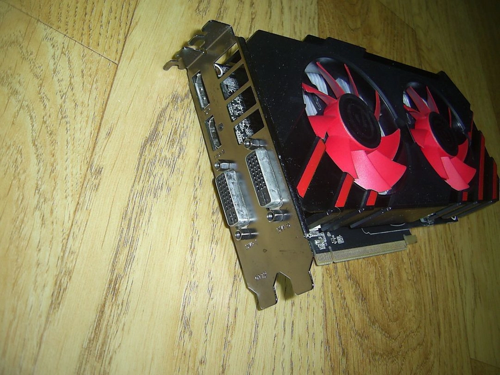 성느좋은 GTX 750 그래픽카드 이미지
