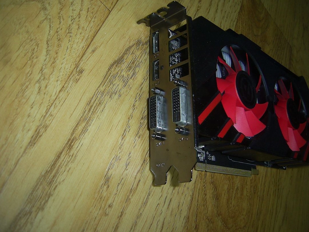 성느좋은 GTX 750 그래픽카드 이미지