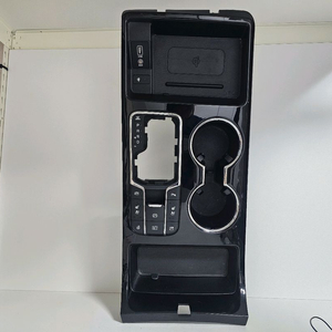더뉴카니발 2019년 무선충전 기어판넬 Assy 이미지