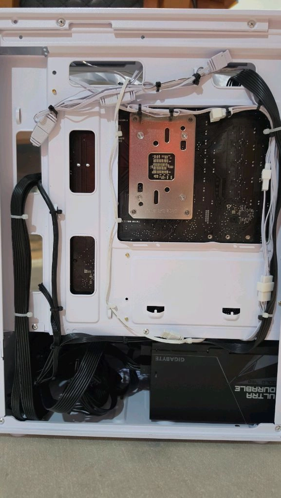 라이젠 7500f rtx3070ti 컴퓨터 본체 이미지