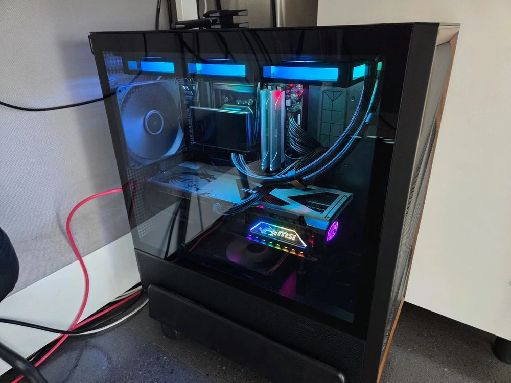 AMD 9950x3d MSI RTX 5080 초 고사양 게이밍 - 안심되는 중고거래