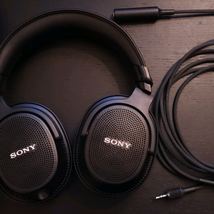 SONY MDR-MV1 모니터링 헤드폰 이미지