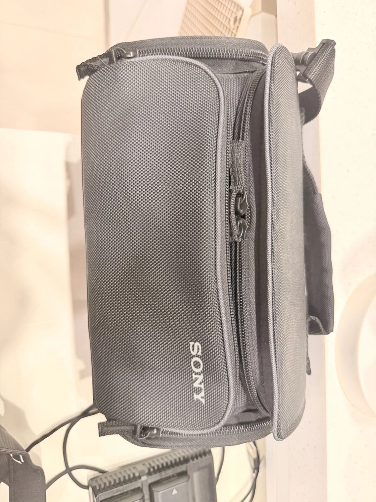 sony a7c2 실버 바디 + Tilta 게이지 + 소니 128G SD카드 + 정품 배터리3개 충전기 이미지