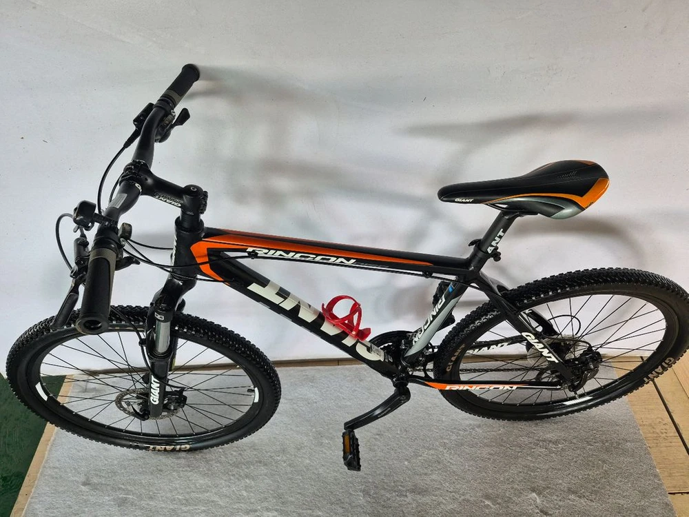 자이언트(Giant)산악자전거(MTB)인 링컨 디스크(Rincon Disc) 이미지
