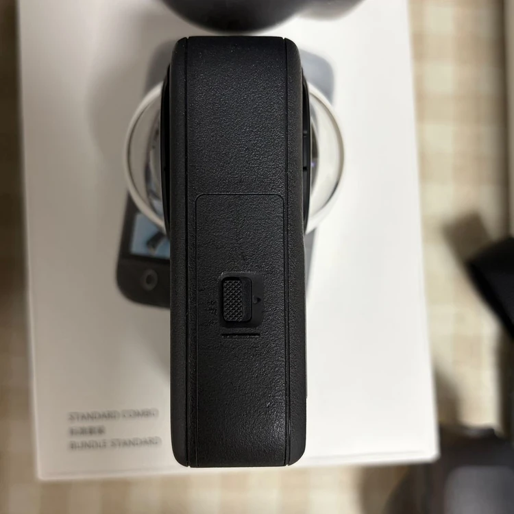(2년 케어 가입) DJI OSMO 360 모터사이클 멀티 POV 번들 + 3 배터리 충전팩 이미지