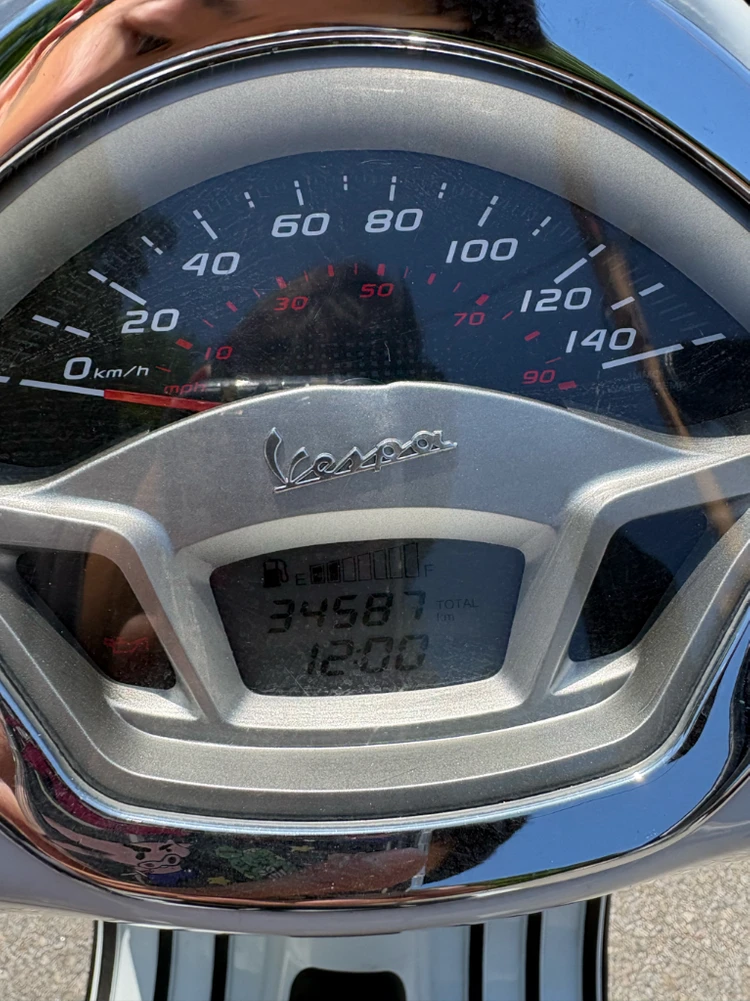베스파 gts300 이미지