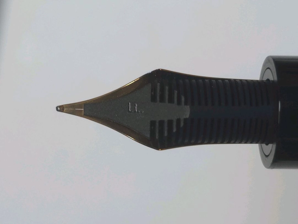 오로라 인터나지오날 에보나이트 한국한정 스트로베리 M닙 미사용새상품 이미지