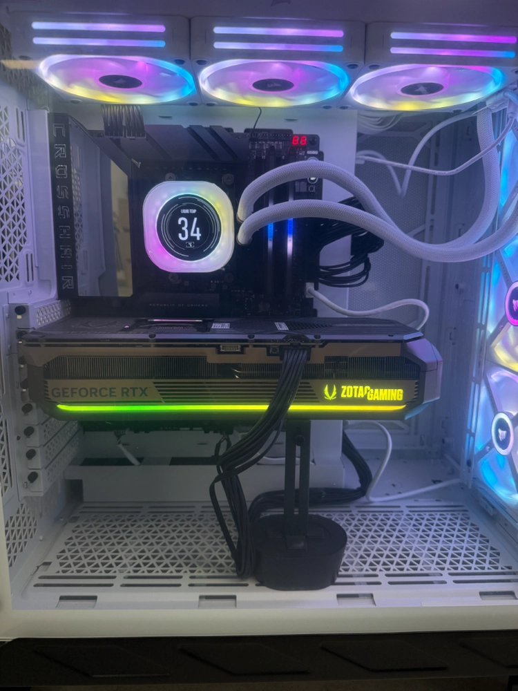 ZOTAC GAMING 지포스 RTX 5090 AMP EXTREME INFINITY D7 32GB 이미지