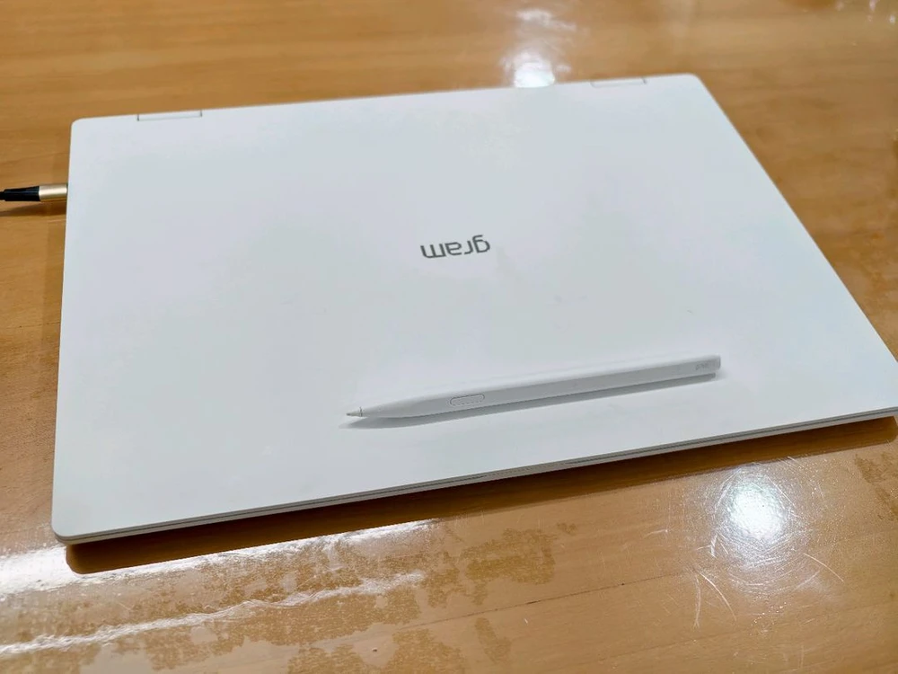 LG 그램 프로 16 360 16T90SP 이미지