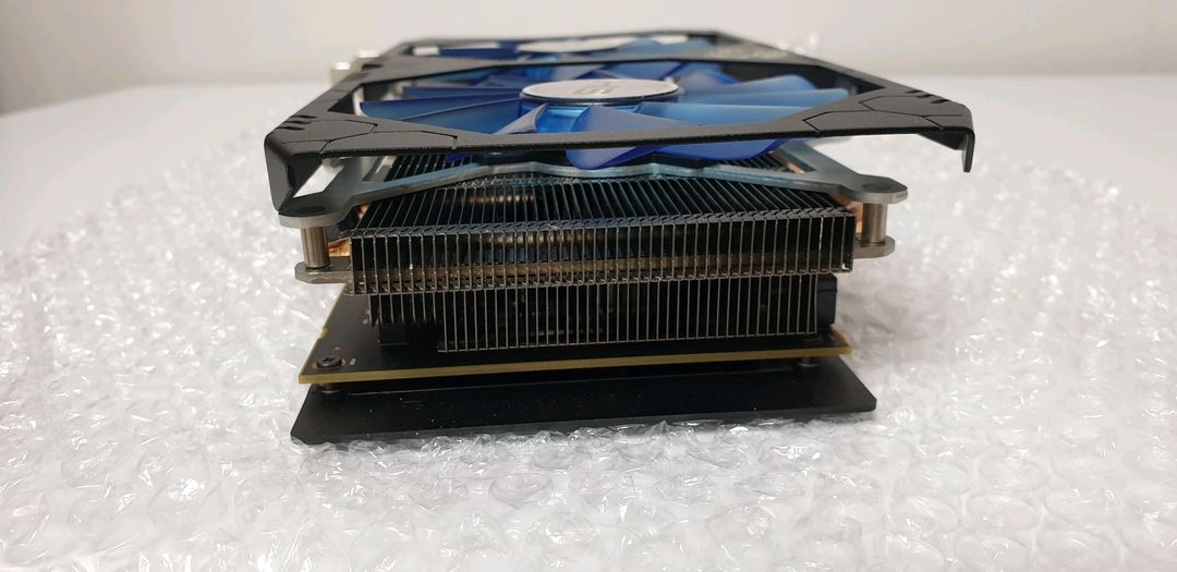 HIS 라데온 RX 590 IceQ X2 OC 8GB 그래픽카드 이미지