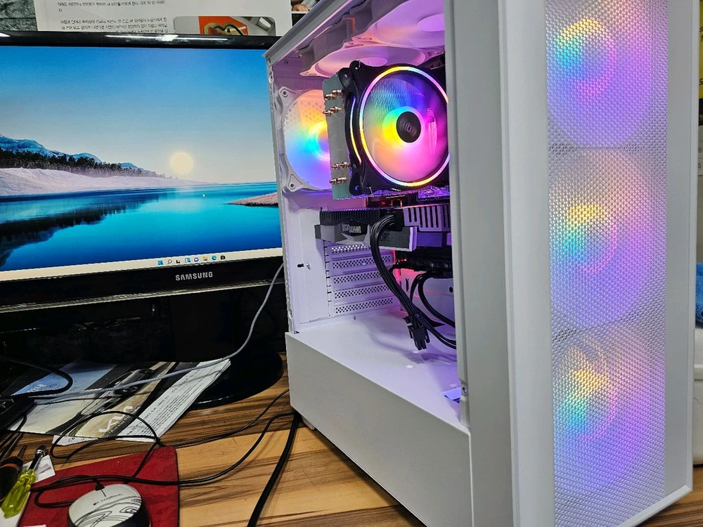 새 케이스 / RTX 2070 SUPER / i5-11500 / 게이밍 PC 이미지