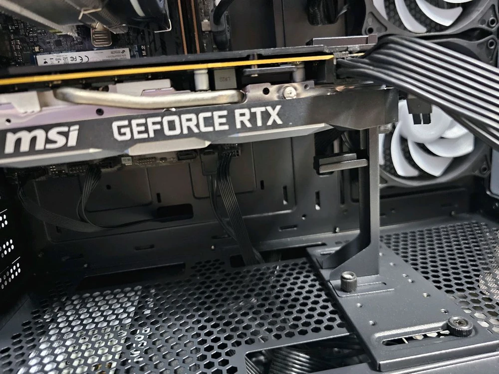 새 케이스 / RTX 2070 SUPER / i5-11500 / 게이밍 PC 이미지