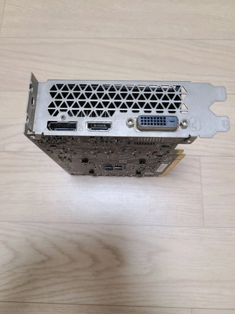 MSI GTX 1660 Ti 6GB 그래픽카드 이미지