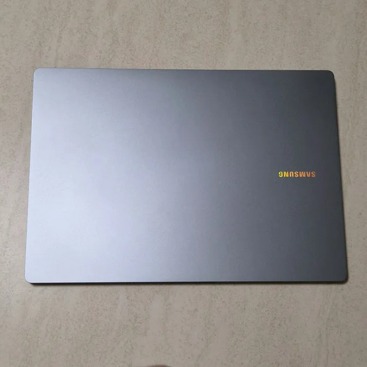 갤럭시북5 프로 16인치 U5/16G/512G (NT960XHA-K51A) 이미지