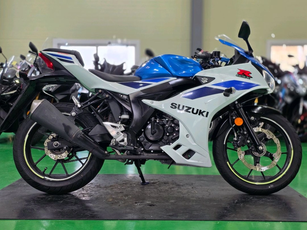 스즈키GSXR125 19년형 2만km깔끔한 셋팅 최저가 판매합니다. 이미지
