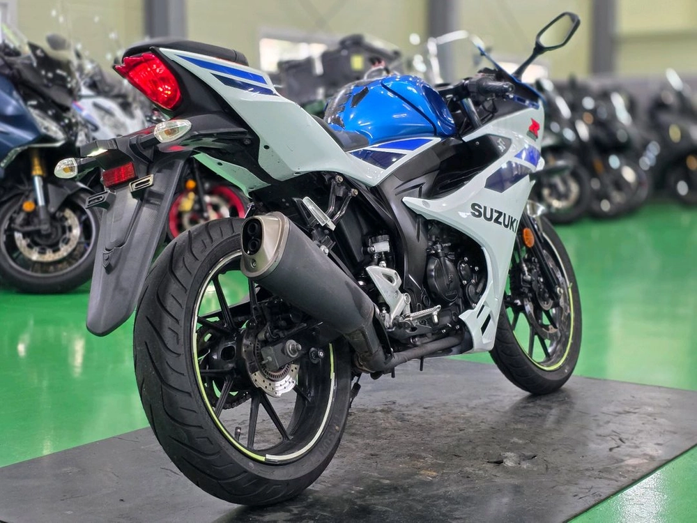 스즈키GSXR125 19년형 2만km깔끔한 셋팅 최저가 판매합니다. 이미지