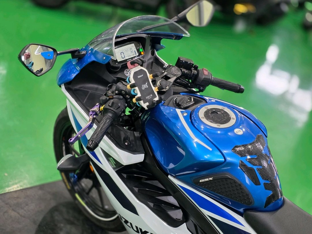 스즈키GSXR125 19년형 2만km깔끔한 셋팅 최저가 판매합니다. 이미지