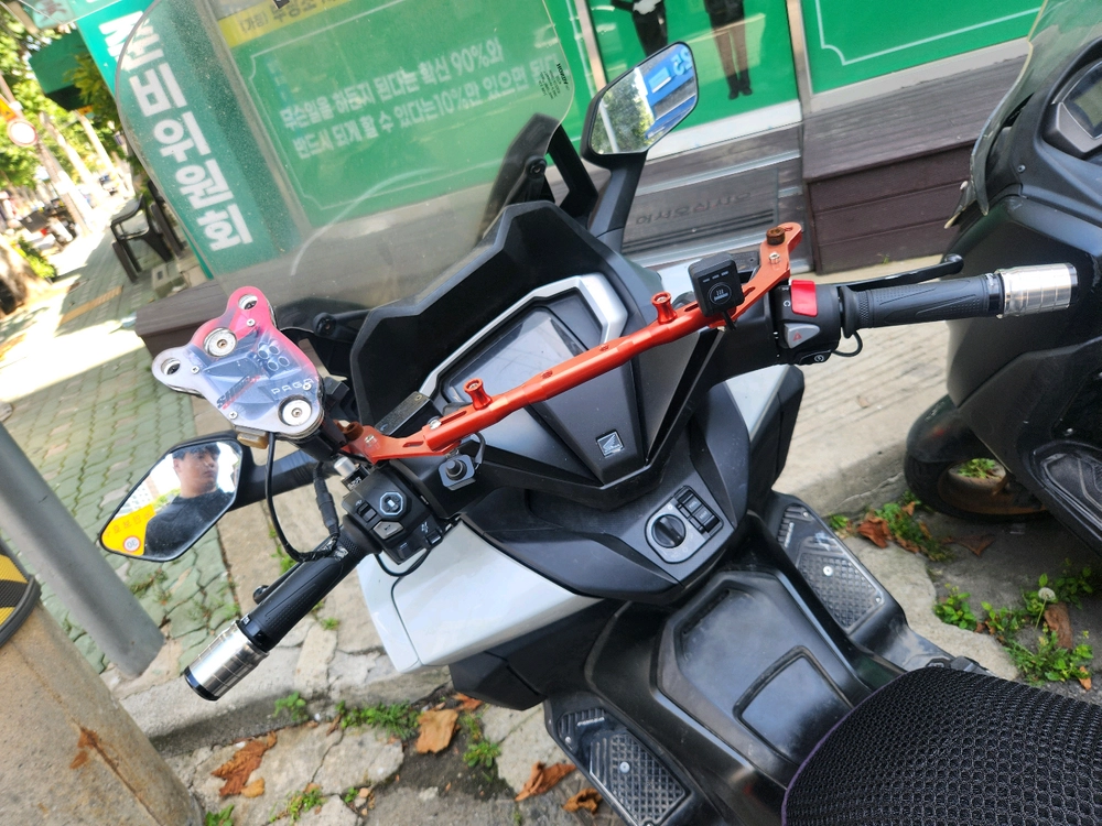 혼다 포르자350 25년식 네고받음 이미지