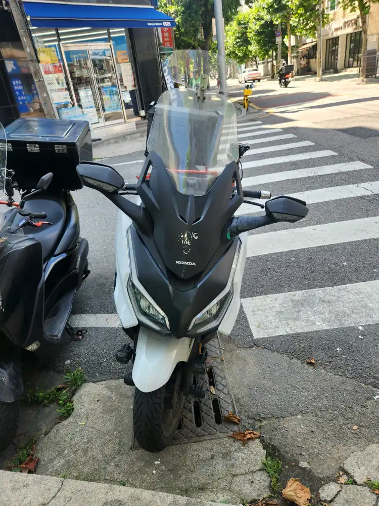 혼다 포르자350 25년식 네고받음 이미지