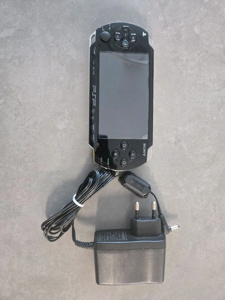 소니 PSP-1000 블랙 게임기 (psp+전원아답터+메모리스틱2gb+umd) 이미지