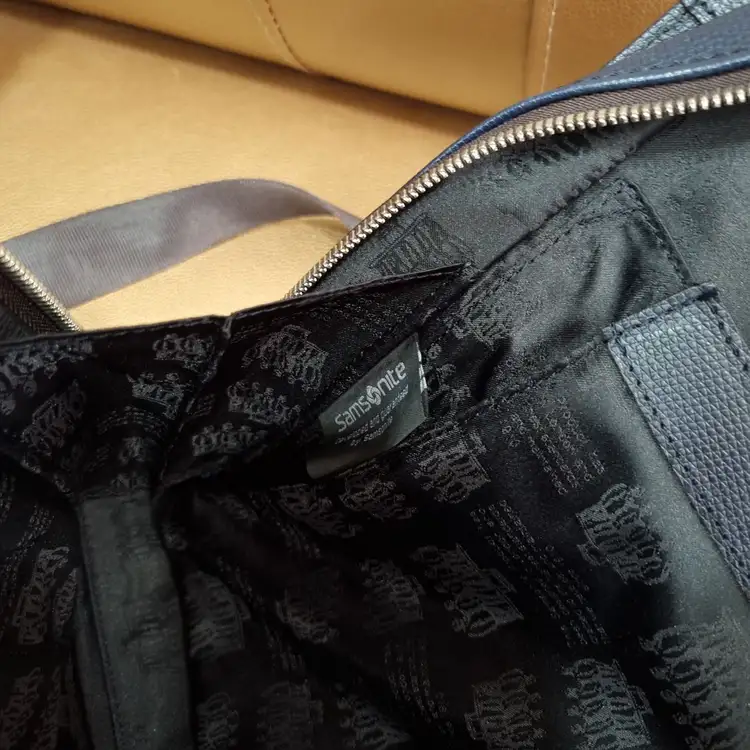 샘소나이트 가죽 서류가방 노트북 패드 수납가능 이미지