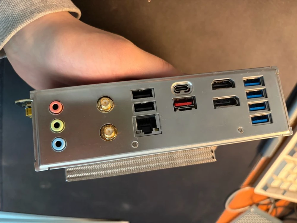 i5 13400f b760i 32gb 보드셋 이미지