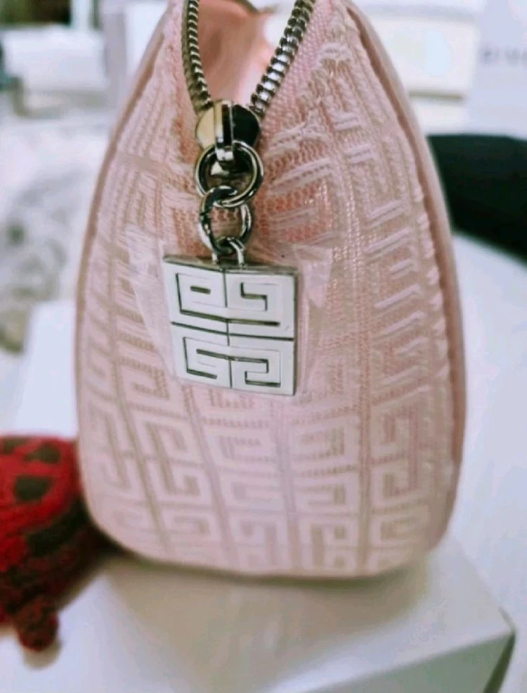 지방시 핑크 파우치(새상품) 이미지