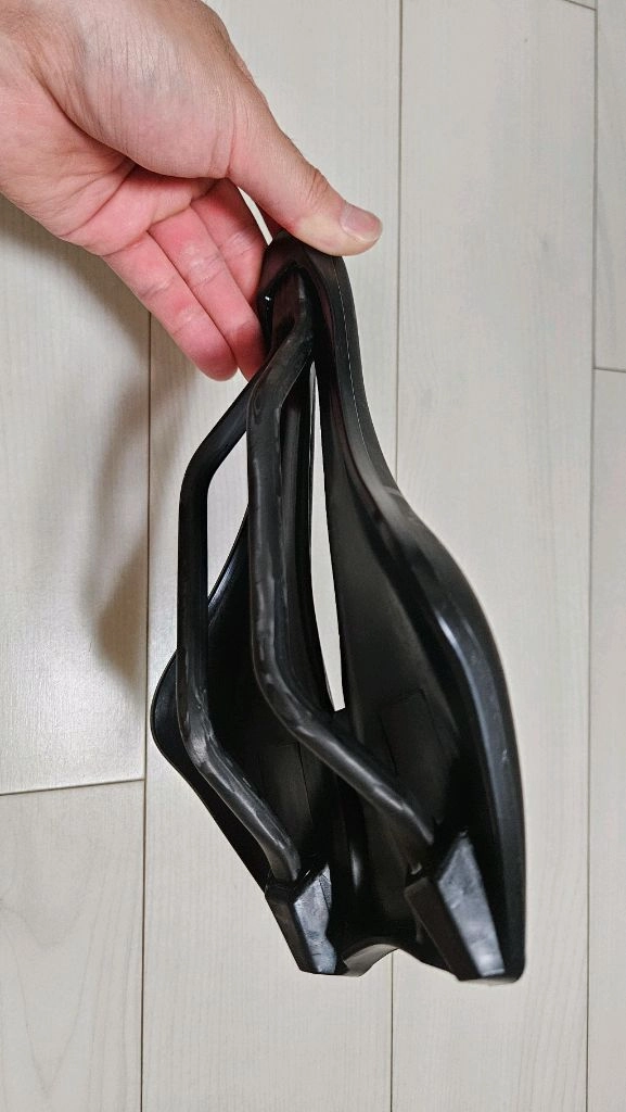 [새상품] 풀카본 안장 초경량 로드자전거 픽시 mtb 이미지