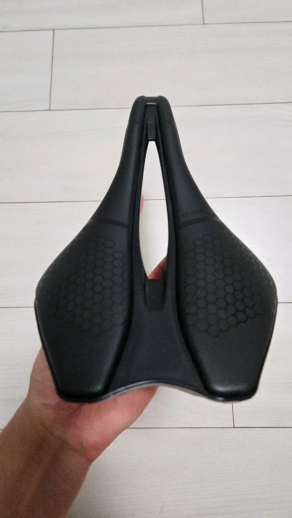 [새상품] 풀카본 안장 초경량 로드자전거 픽시 mtb 이미지