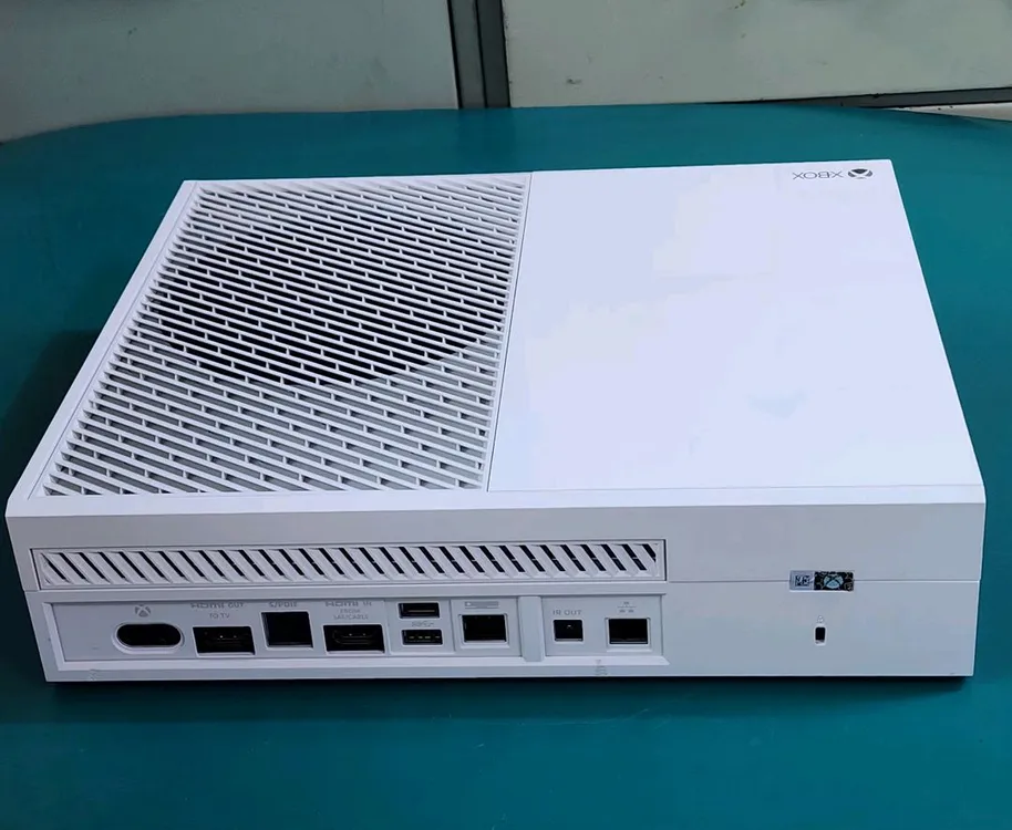 [S급/렌즈 미사용 새것] Xbox One 500GB 본체 ( 기본 앱 업데이트 완료) (패드 없음) 랜덤 발송 이미지