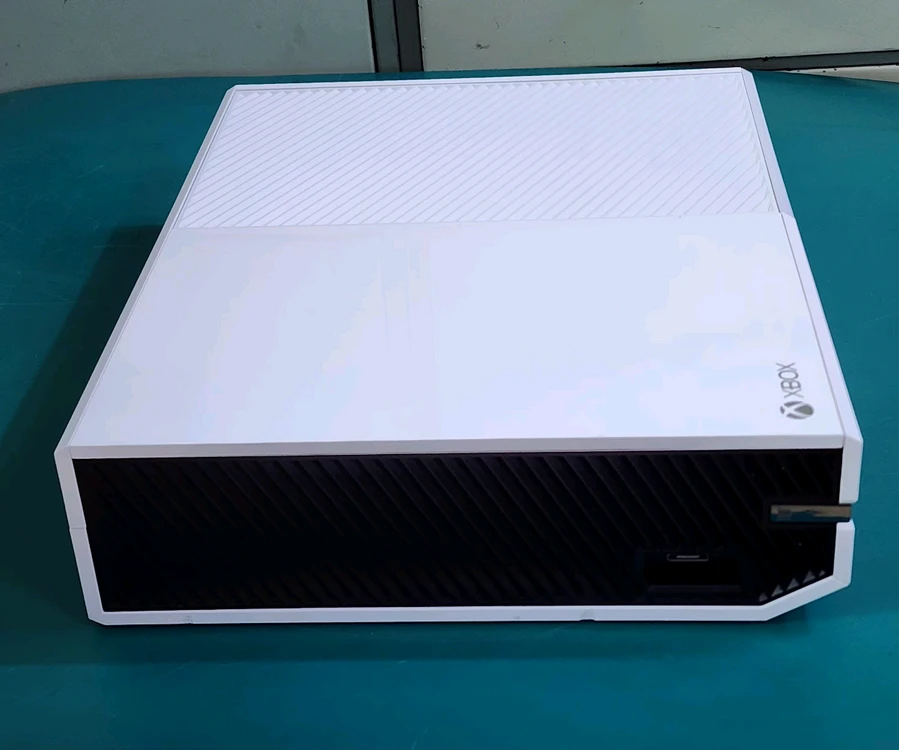 [S급/렌즈 미사용 새것] Xbox One 500GB 본체 ( 기본 앱 업데이트 완료) (패드 없음) 랜덤 발송 이미지