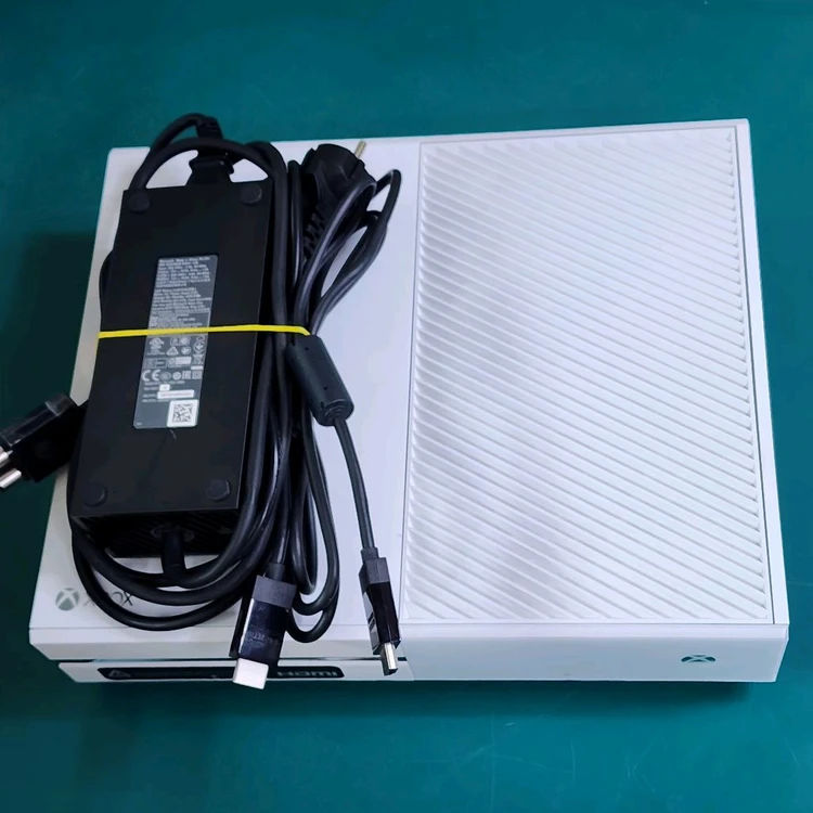 [S급/렌즈 미사용 새것] Xbox One 500GB 본체 ( 기본 앱 업데이트 완료) (패드 없음) 랜덤 발송 이미지