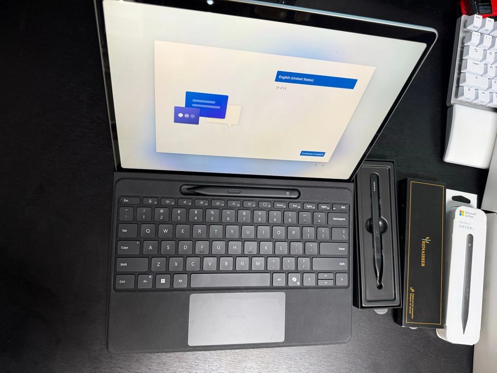 마이크로소프트 2024 서피스 프로 11 스냅드래곤 X 플러스플래티넘 ·2TB · 16GB ·파우치 포함 이미지
