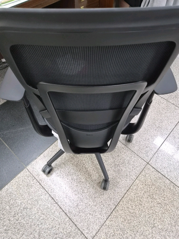 메쉬 사무용 의자 이미지