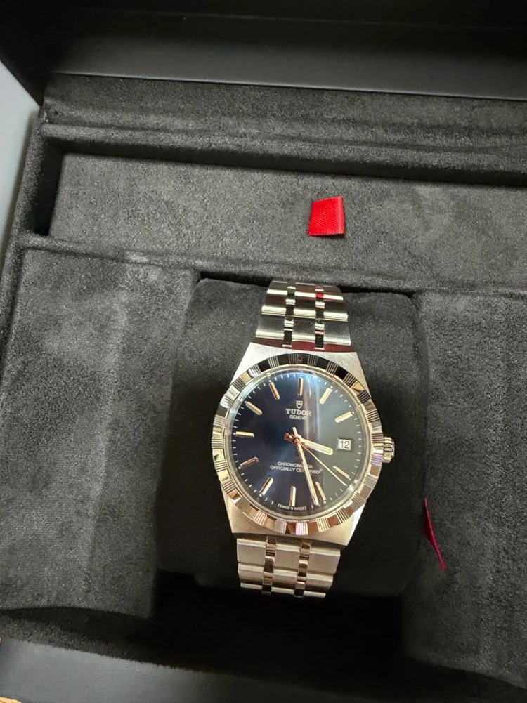 튜더로얄 신형 36MM 청판 새상품 26년 6월 9일 스탬핑 이미지