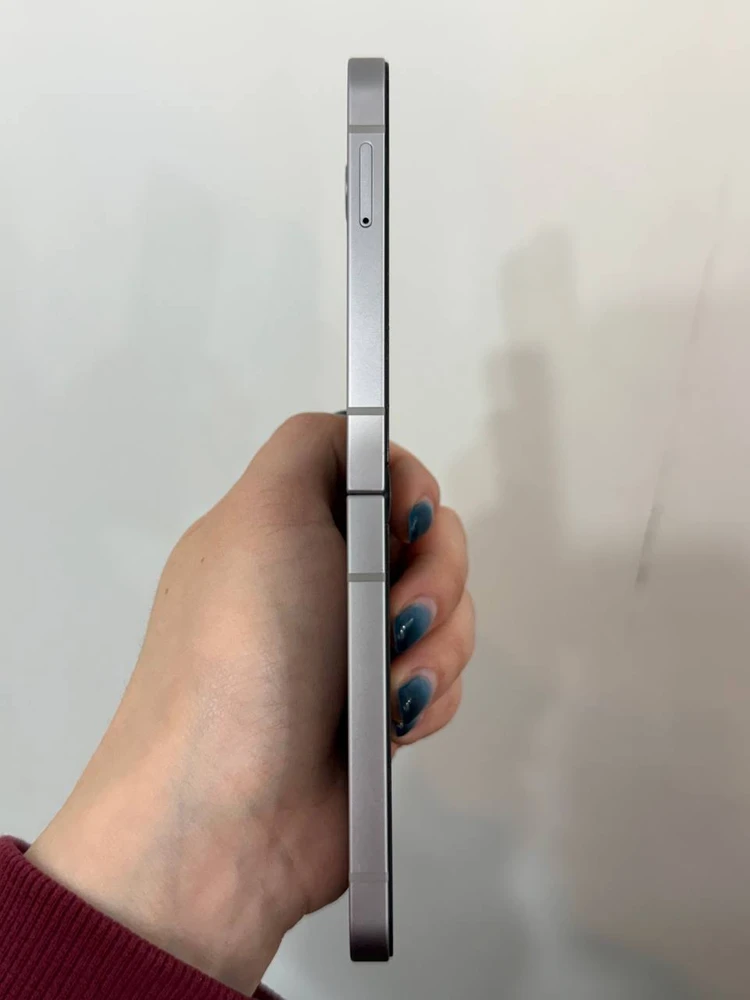 무잔상)갤럭시Z플립6 실버 256GB 이미지