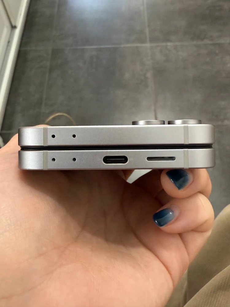 무잔상)갤럭시Z플립6 실버 256GB 이미지