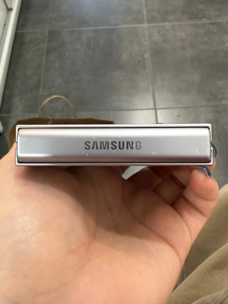 무잔상)갤럭시Z플립6 실버 256GB 이미지