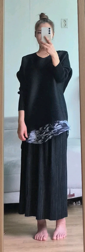 이세이미야케 플리츠플리즈 ISSEYMIYAKE 롱스컷+탱글한 일제 플리츠 탑 (핏 예술) 이미지