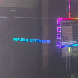 ASUS ROG STRIX RTX 4090 그래픽카드 이미지