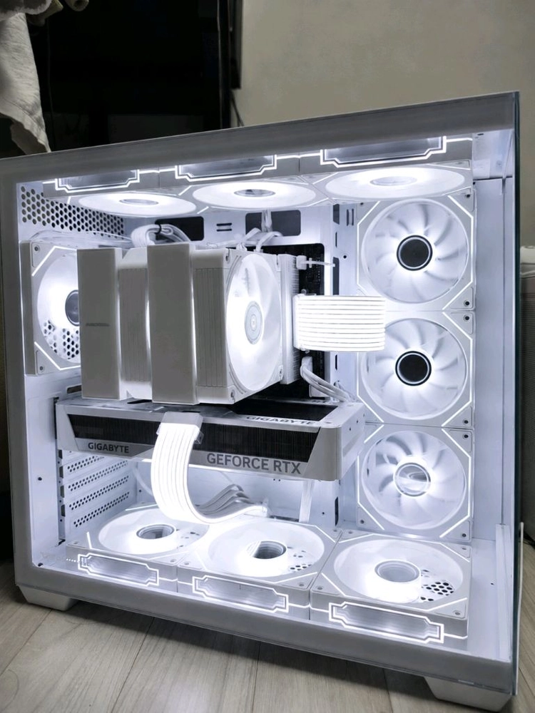 라이젠7 9800X3D RX9070XT 화이트 신품PC 팝니다 - 안심되는 중고거래