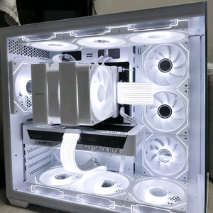 라이젠7 9800X3D RX9070XT 화이트 신품PC 팝니다 이미지