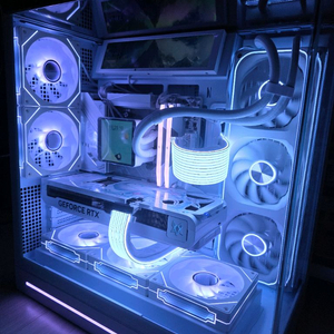 라이젠7 9800X3D RTX5070TI 화이트신품 어항본체 이미지