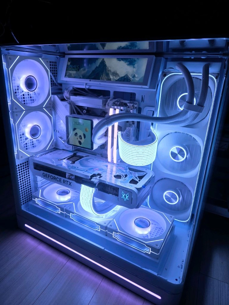 라이젠7 9800X3D RTX5070TI 화이트신품 어항본체 이미지
