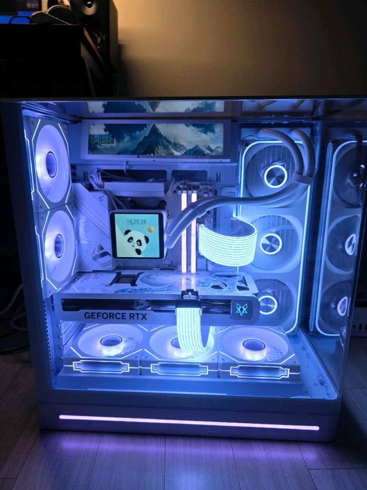 라이젠7 9800X3D RTX5070TI 화이트신품 어항본체 이미지