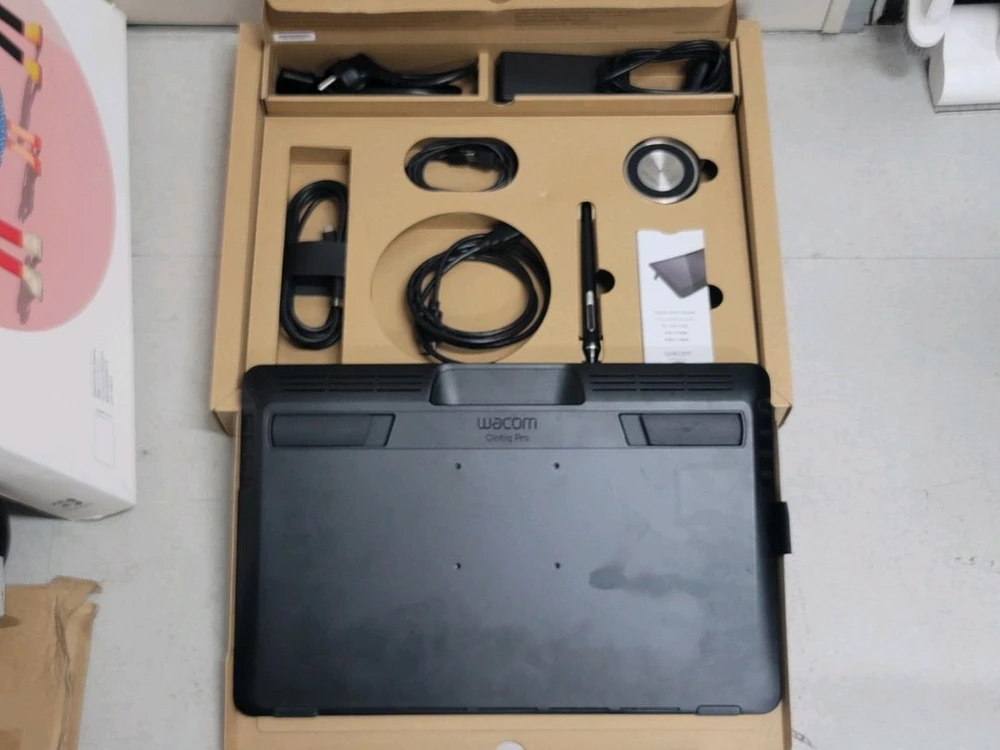 Wacom 와콤 신티크프로 16 DTH167 DTH-167 액정 태블릿 이미지